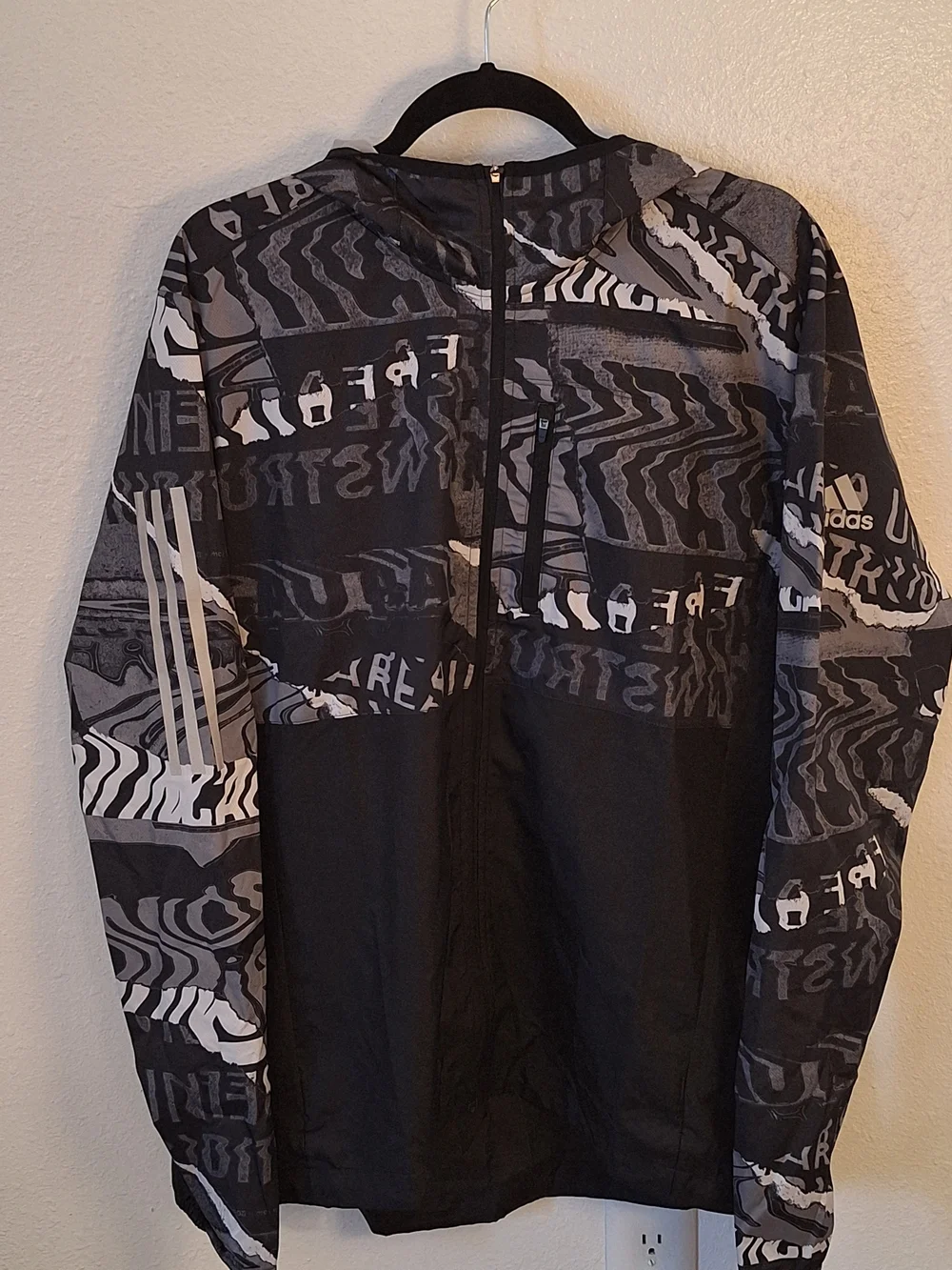 Adidas Own The Run ED9284 Men’s L Graphic Hooded Running Jacket Black Gray